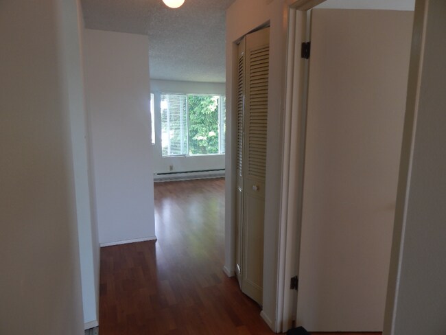 Foto del edificio - 21011 67th Ave W