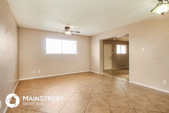 Building Photo - 3907 W Kaler Dr