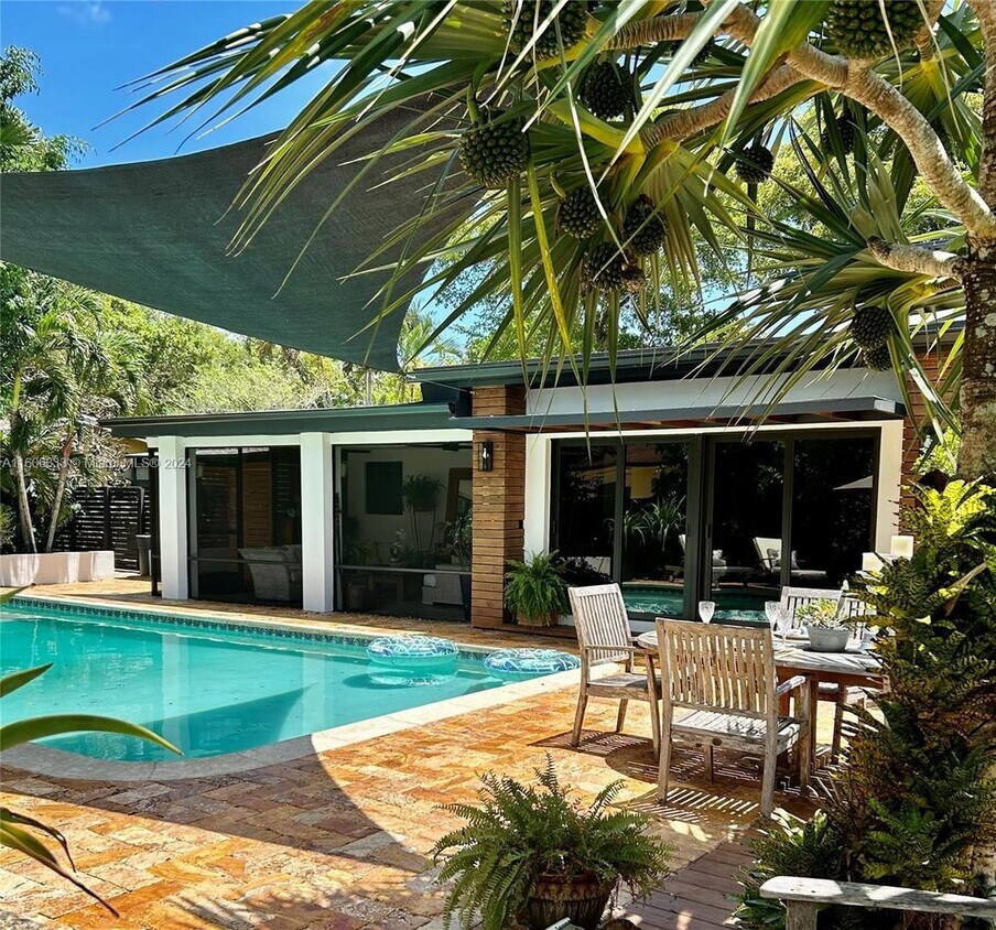 Primary Photo - 825 N Bel Air Drive 825, Plantation, FL 33317