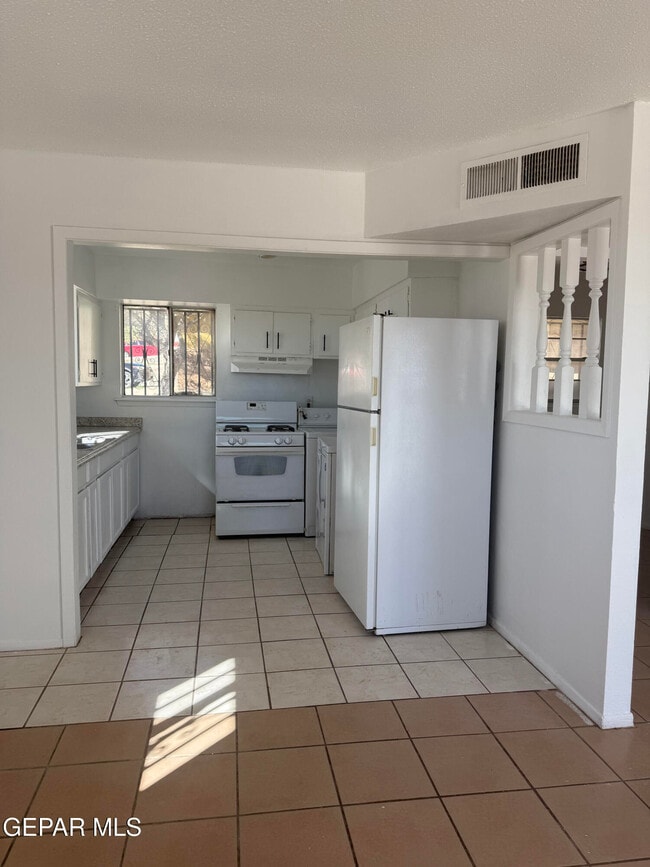 Building Photo - 3415 Wickham Ave