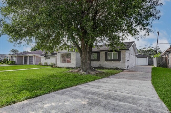 Building Photo - 5439 Lymbar Dr