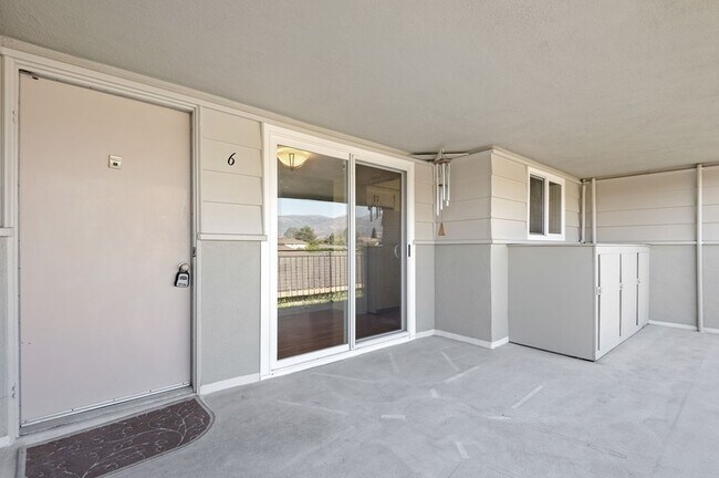 Building Photo - Desirable Encina Royale
