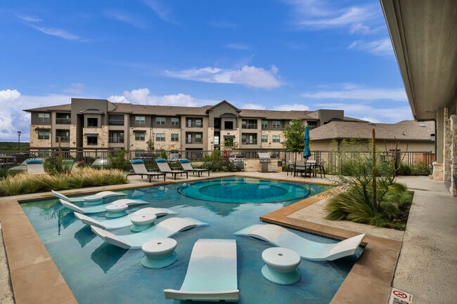 Building Photo - Hawthorne at Blanco Riverwalk