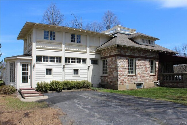 Building Photo - 6 Ironwood Rd