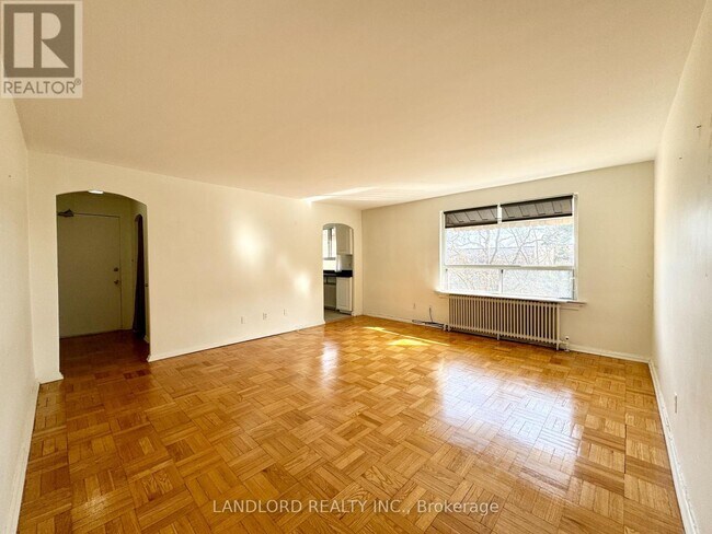 Building Photo - 2696 Lake Shore Blvd W