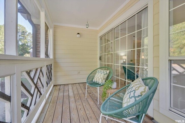 Building Photo - 1008 F Kingwood Drive, Chapel Hill, NC  27517