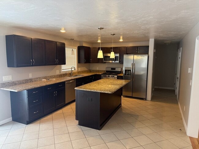 Foto del edificio - 48 Colonial Way