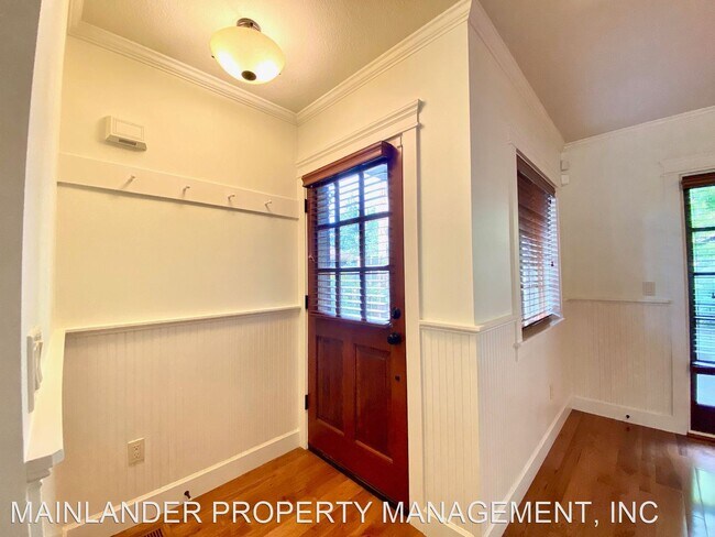 Building Photo - 3 br, 3.5 bath House - 331 6TH STREET