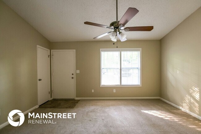 Foto del edificio - 9212 Woodhill Ln