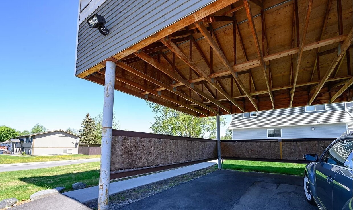 Building Photo - 4008 Reka Dr
