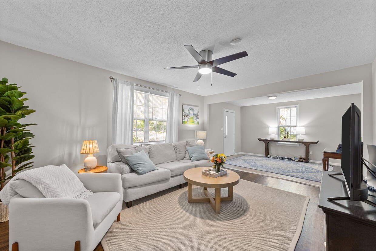 Primary Photo - Spacious 3 Bedroom, 2 bath Ranch in North ...