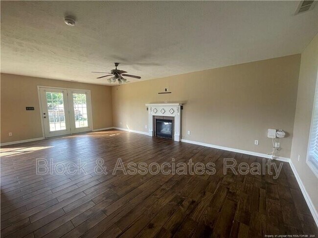 Foto del edificio - 6617 Valley Falls Rd