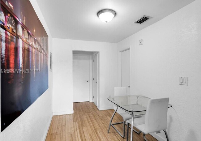 Foto del edificio - 3915 Meridian Ave
