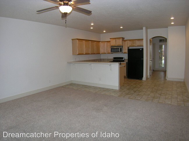 Building Photo - 3 br, 2.5 bath House - 2801 N Tamarack Dr