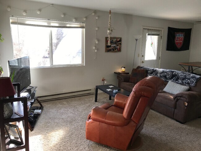 Foto del edificio - 1355 Cherry St