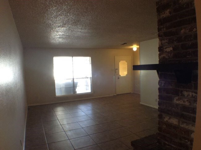 Building Photo - 3734 Colony Dr
