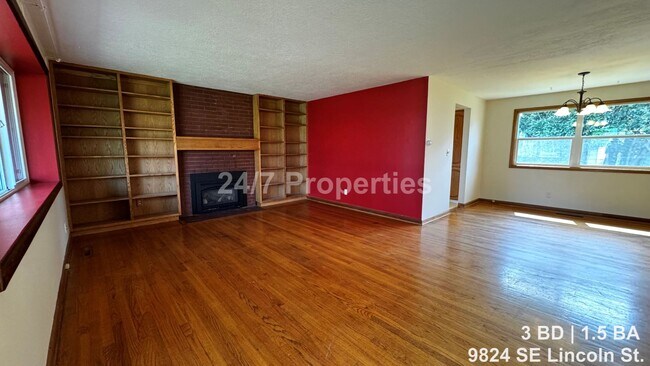 Foto del edificio - Vibrant 3BD | 1.5BA Home w/ Yard - SE Portland