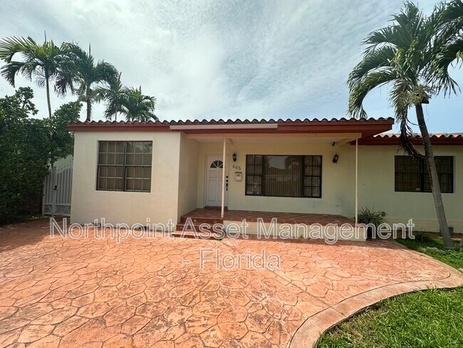 Foto del edificio - 445 NE 109th St