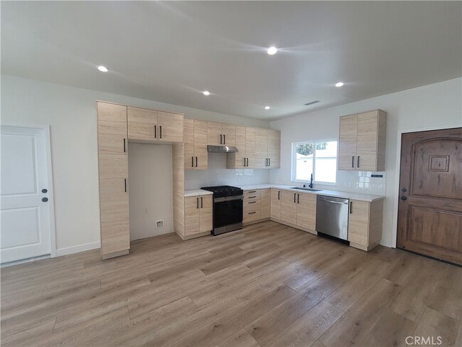 Building Photo - 16840 Los Alimos St