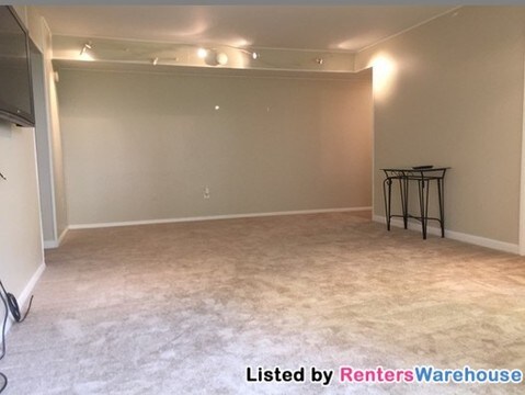 Building Photo - 9641 Whiteacre Rd