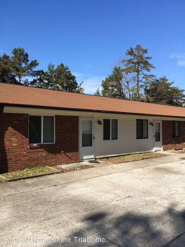 3016 Sherrill Ave, Jamestown, NC 27282 Room for Rent in Jamestown, NC