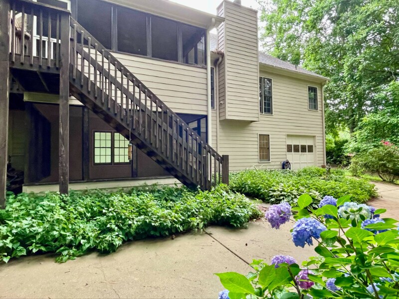 Primary Photo - 1839 Danbury Ct