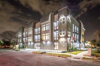 Building Photo - 2727 Brazos St