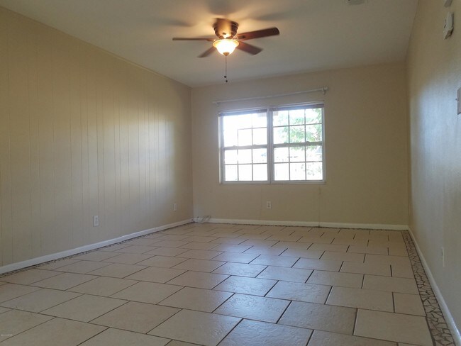 Building Photo - 7220 Poinciana Dr