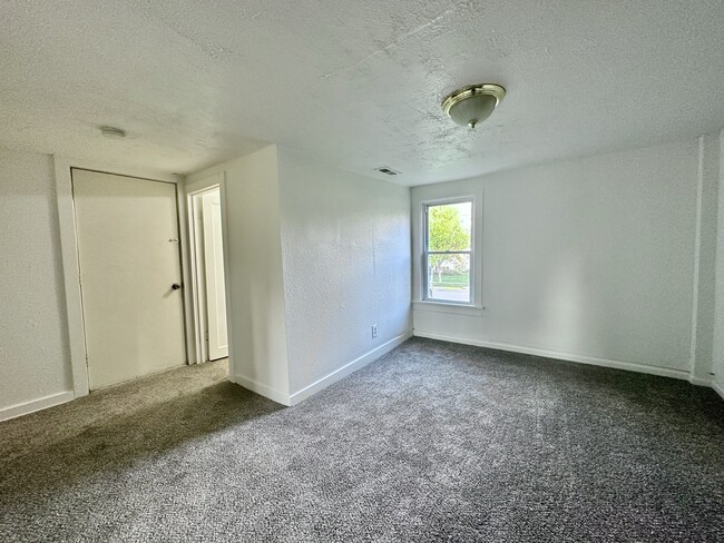 Living room - 950 Center St