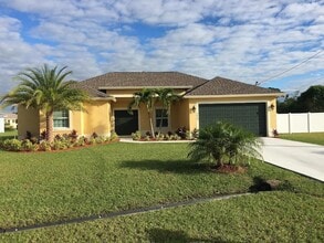 Building Photo - 5866 NW Mesa Cir