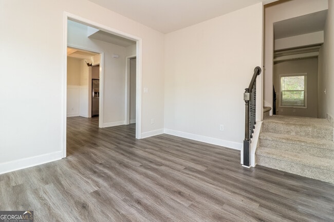 Building Photo - 657 Overlook Gln Dr