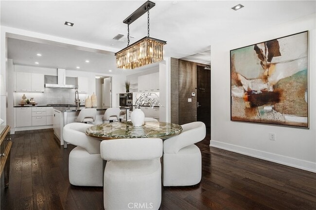 Building Photo - 432 N Oakhurst Dr