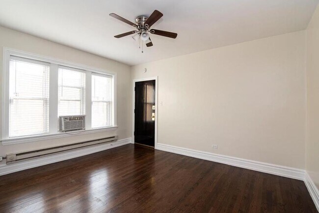 Foto del edificio - 2 bedroom in Chicago IL 60613