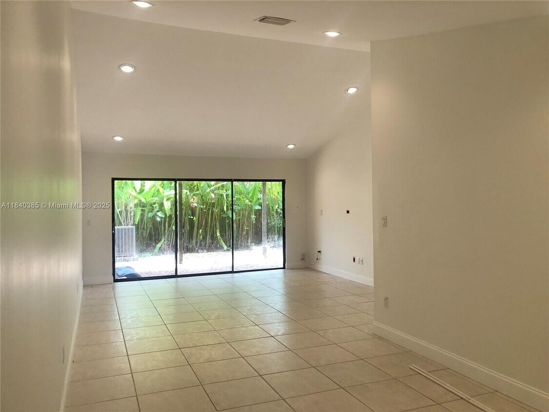 Building Photo - 8563 SW 114th Ct