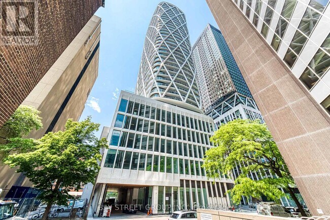Photo du bâtiment - 230-3230 Simcoe St