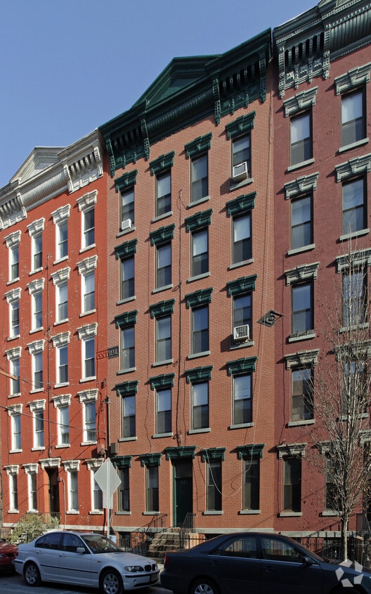 Building Photo - 931 Garden St