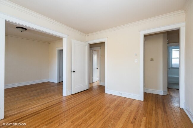 Foto del edificio - 5137 W Windsor Ave