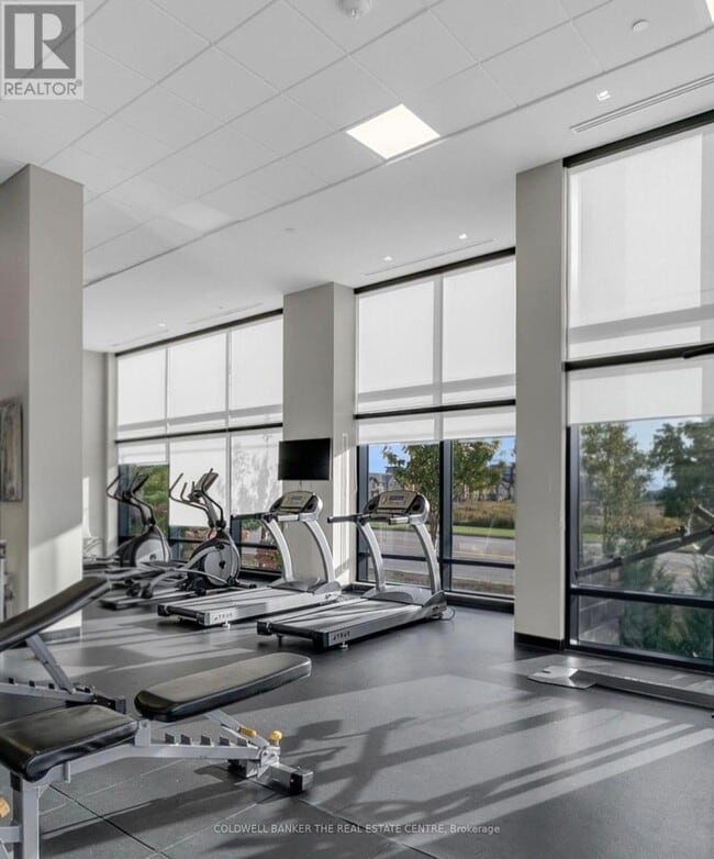 Photo du bâtiment - 681 Yonge St