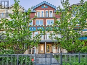 Building Photo - 96 Woodbine Ave