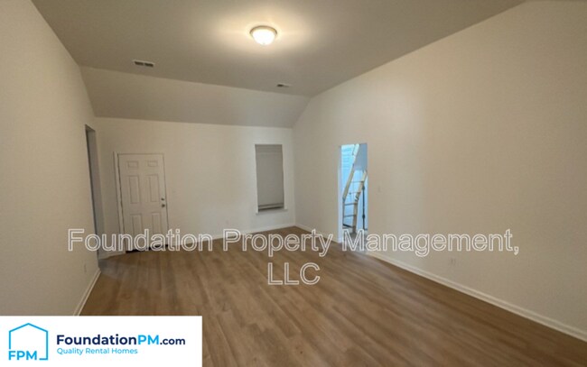 Foto del edificio - 346 Delta Rd