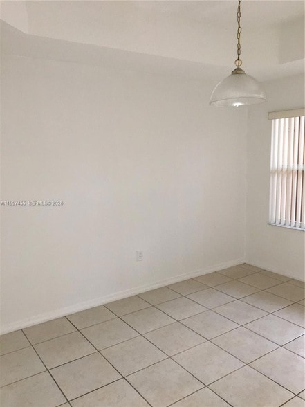 Building Photo - 962 SW 143rd Ave