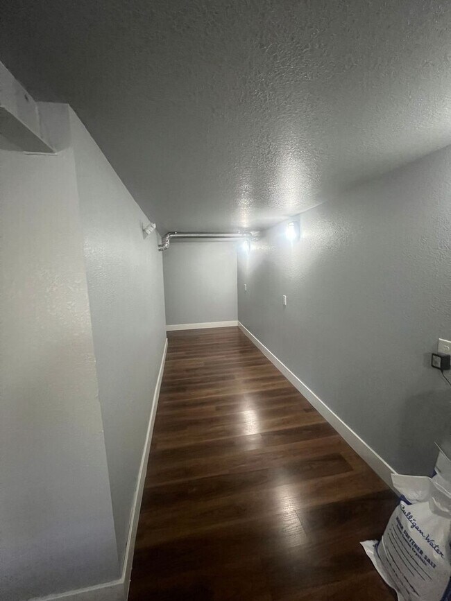 Foto del edificio - 695 Passover Rd