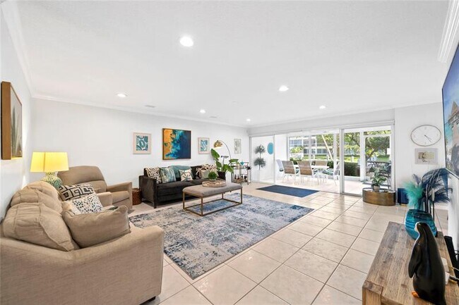 Foto del edificio - 3000 NE 48th St