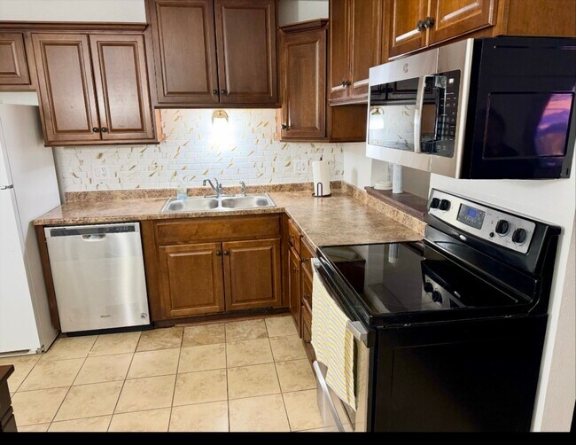 Foto del edificio - 1120 E 6th St