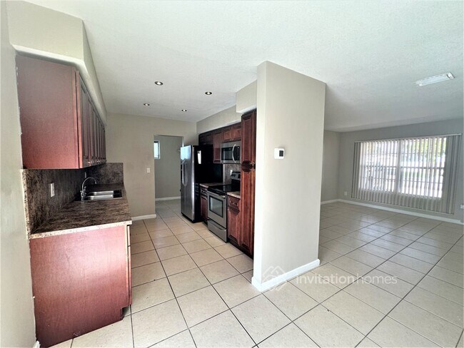 Building Photo - 1040 N 74th Terrace