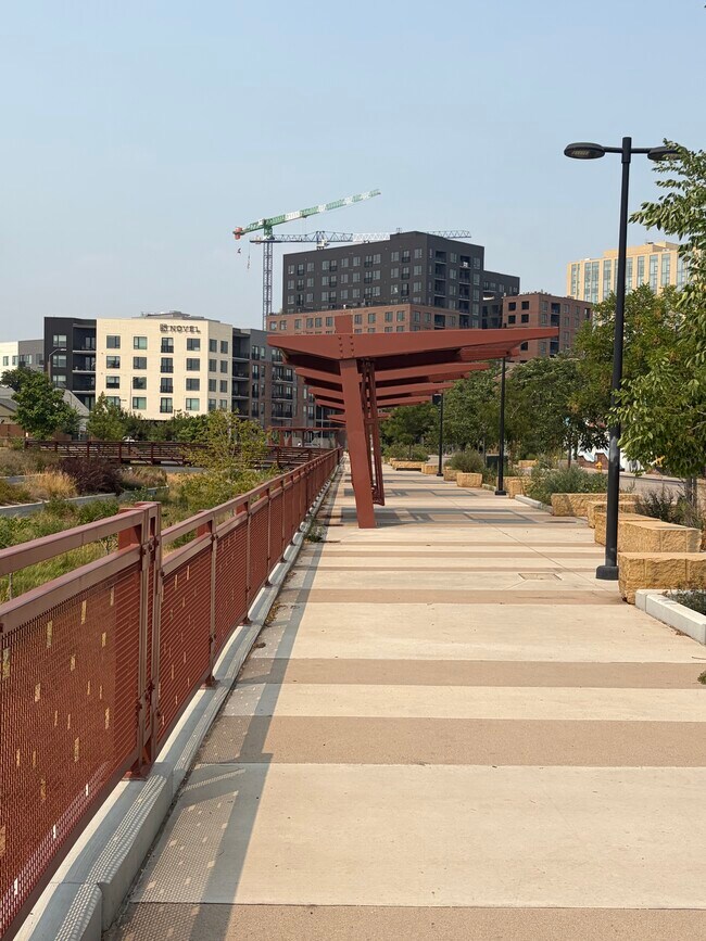 Viaducto orientado al oeste - 1777 E 39th Ave