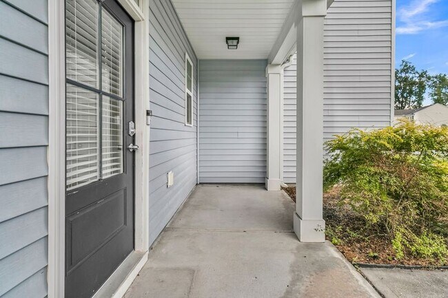 Building Photo - 143 Stoney Creek Way