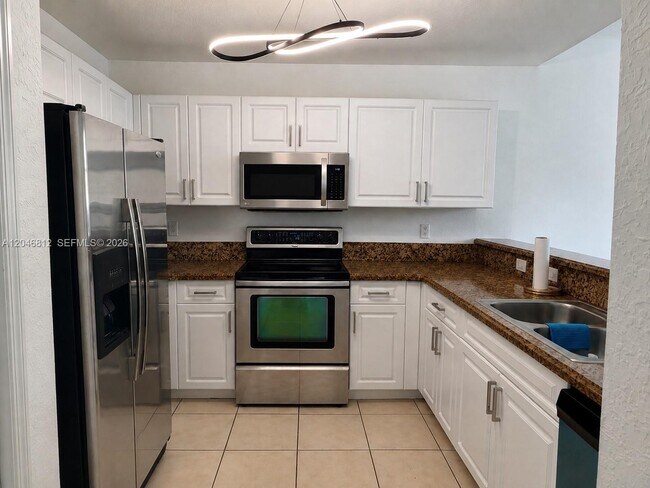 Foto del edificio - 11102 NW 83rd St