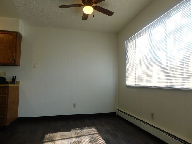 Foto del edificio - Single Family with Garage