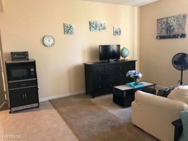 Foto del edificio - 1 br, 1 bath Apartment - 1604 Hillsborough St